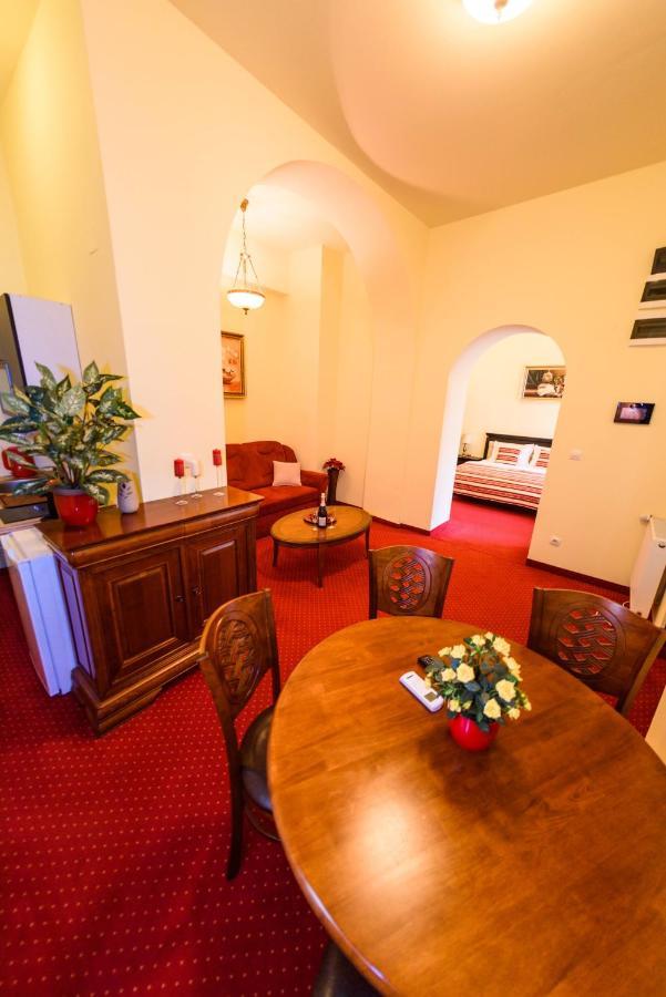 Apartament Baroc Τιμισοάρα Εξωτερικό φωτογραφία